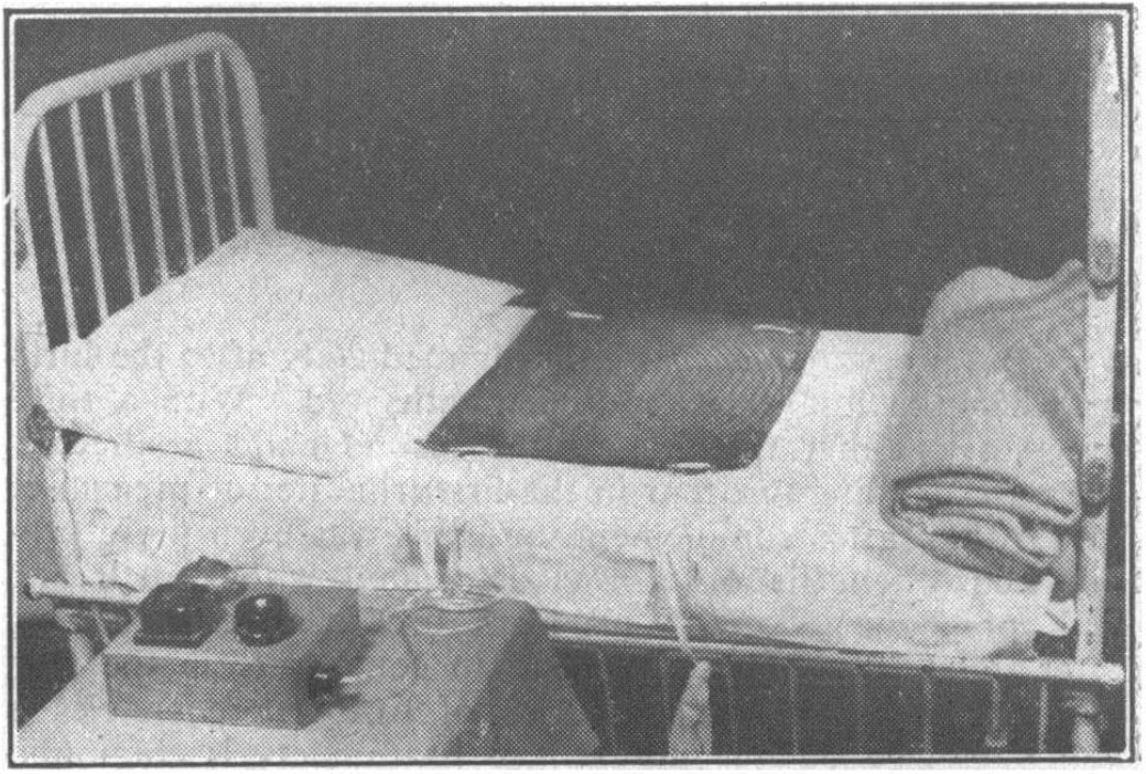 A nocturnal enuresis alarm placed on a child’s bed. From T.H. Gillison and J.L. Skinner, ‘Treatment of Nocturnal Enuresis by the Electric Alarm,’ British Medical Journal, (22 November 1958), p. 1268.